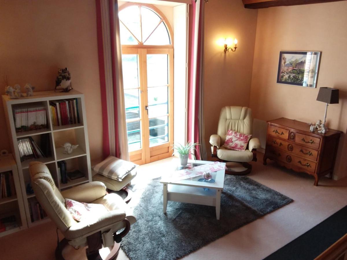 Le Moulin De Meral Montsûrs المظهر الخارجي الصورة